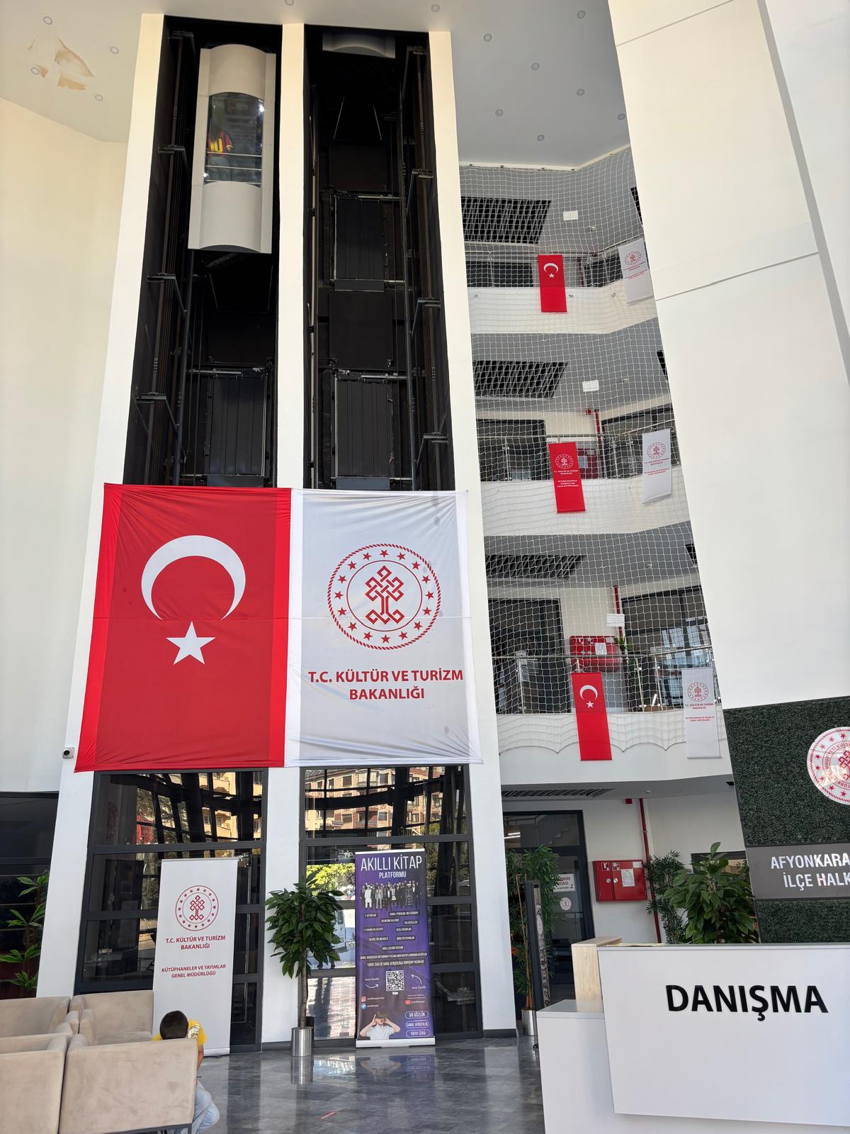 100. Yıl Halk Kütüphanesi