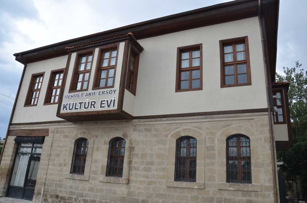 Burdur Mehmet Akif Ersoy Kültür Evi