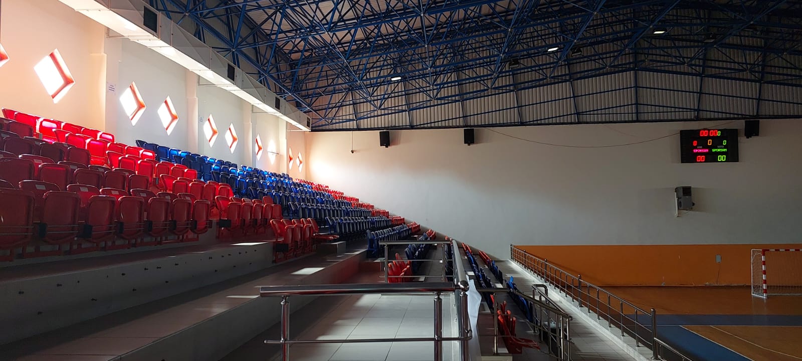 Perşembe Kapalı ve Açık Spor Salonu