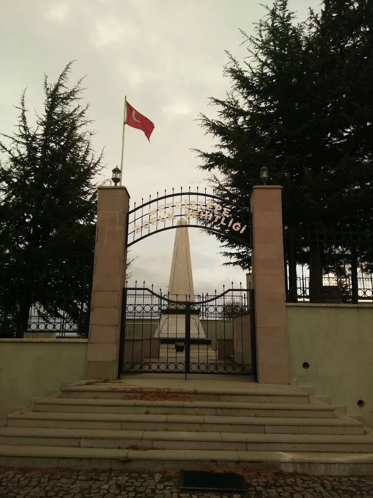 Metristepe Anıtı