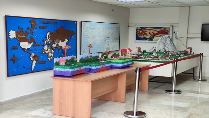 MTA Doğu Karadeniz Bölge Müdürlüğü İlker Özkan Yerbilimleri Eğitim Salonu