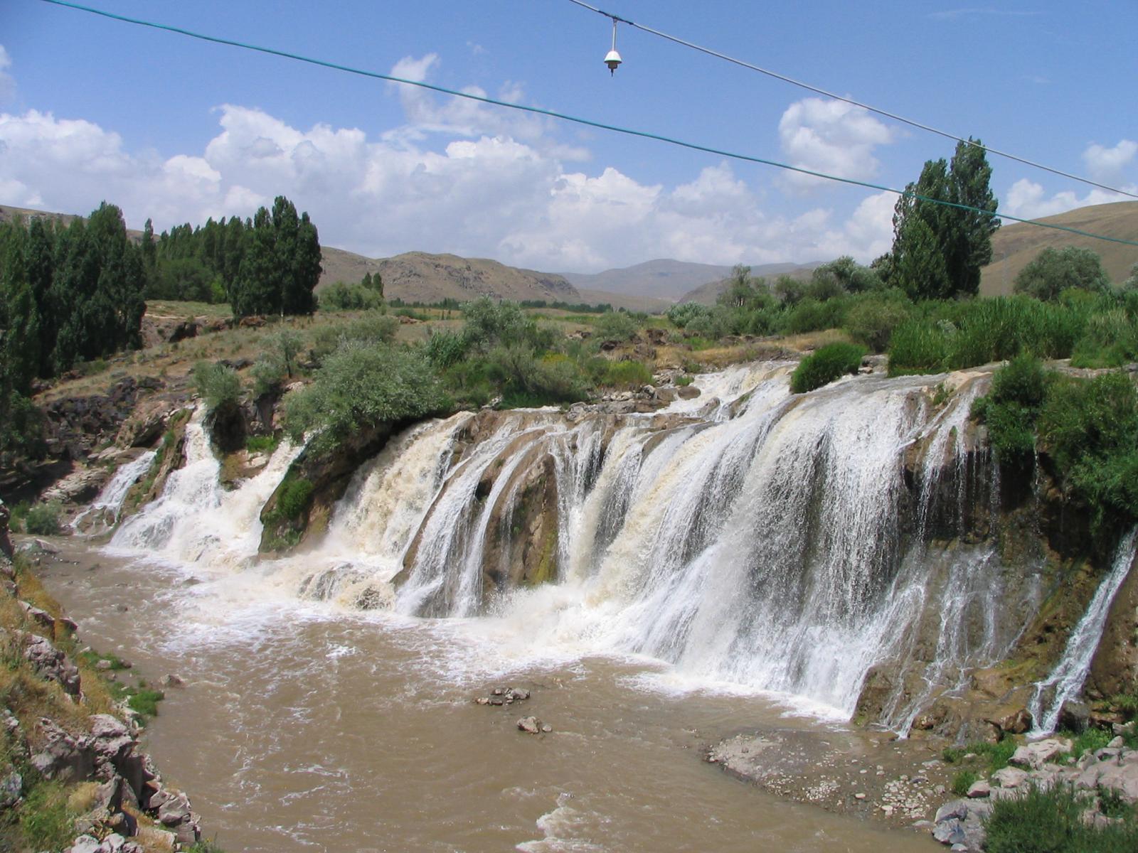 MURADİYE ŞELALESİ VE ŞEYTAN KÖPRÜSÜ-MURADİYE/VAN