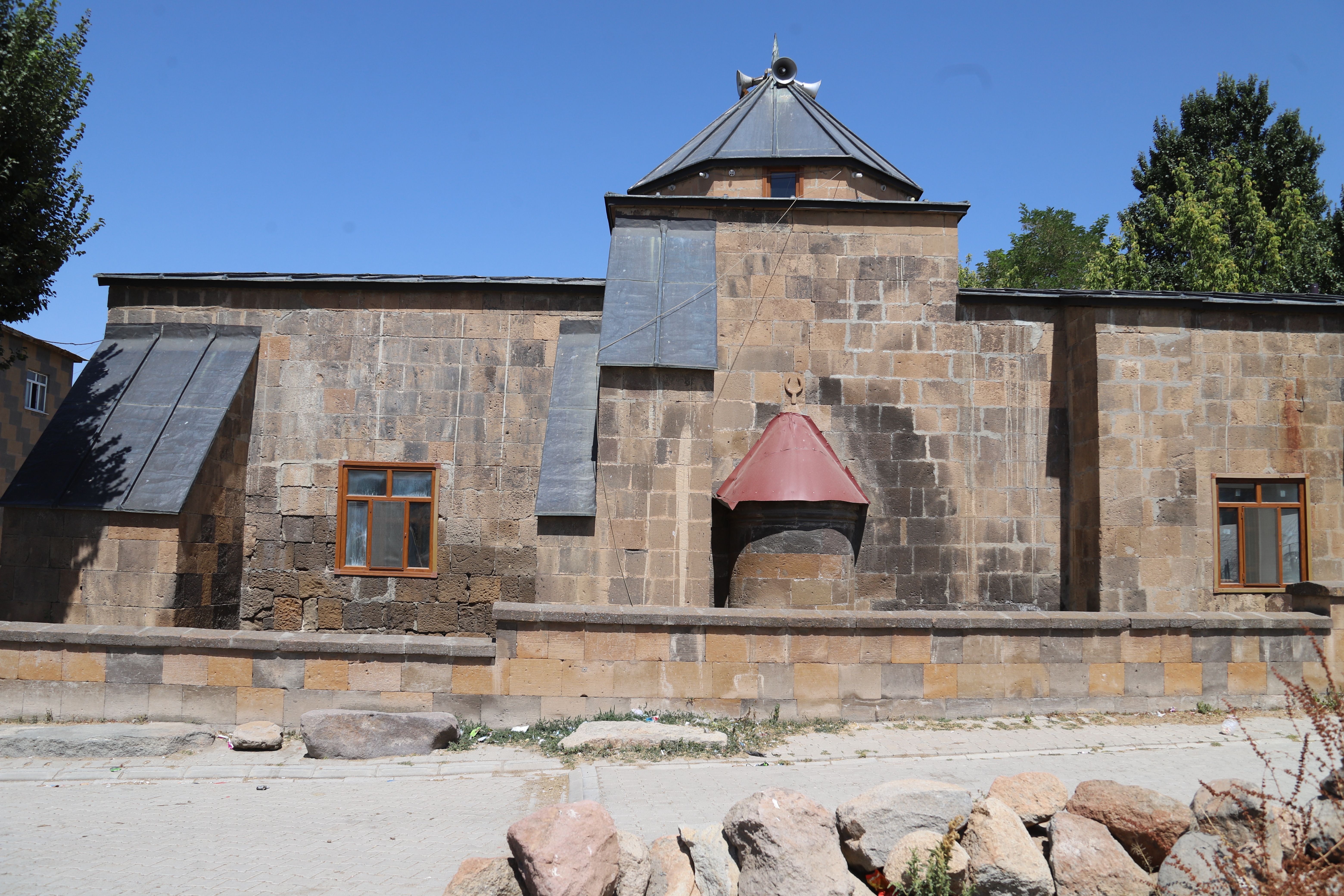 Bulanık Esenlik Camii