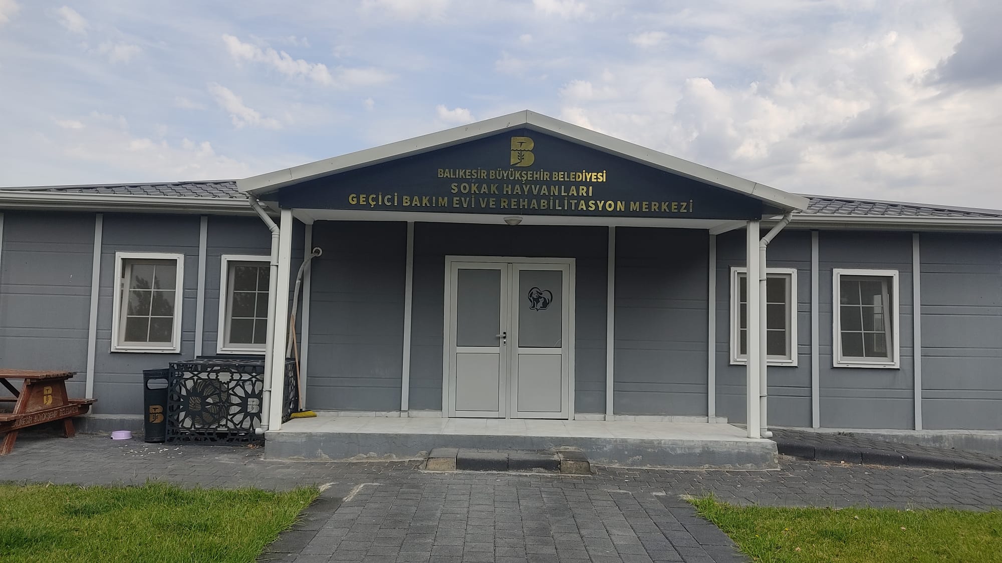 Ovaköy Sokak Hayvanları Geçici Bakımevi