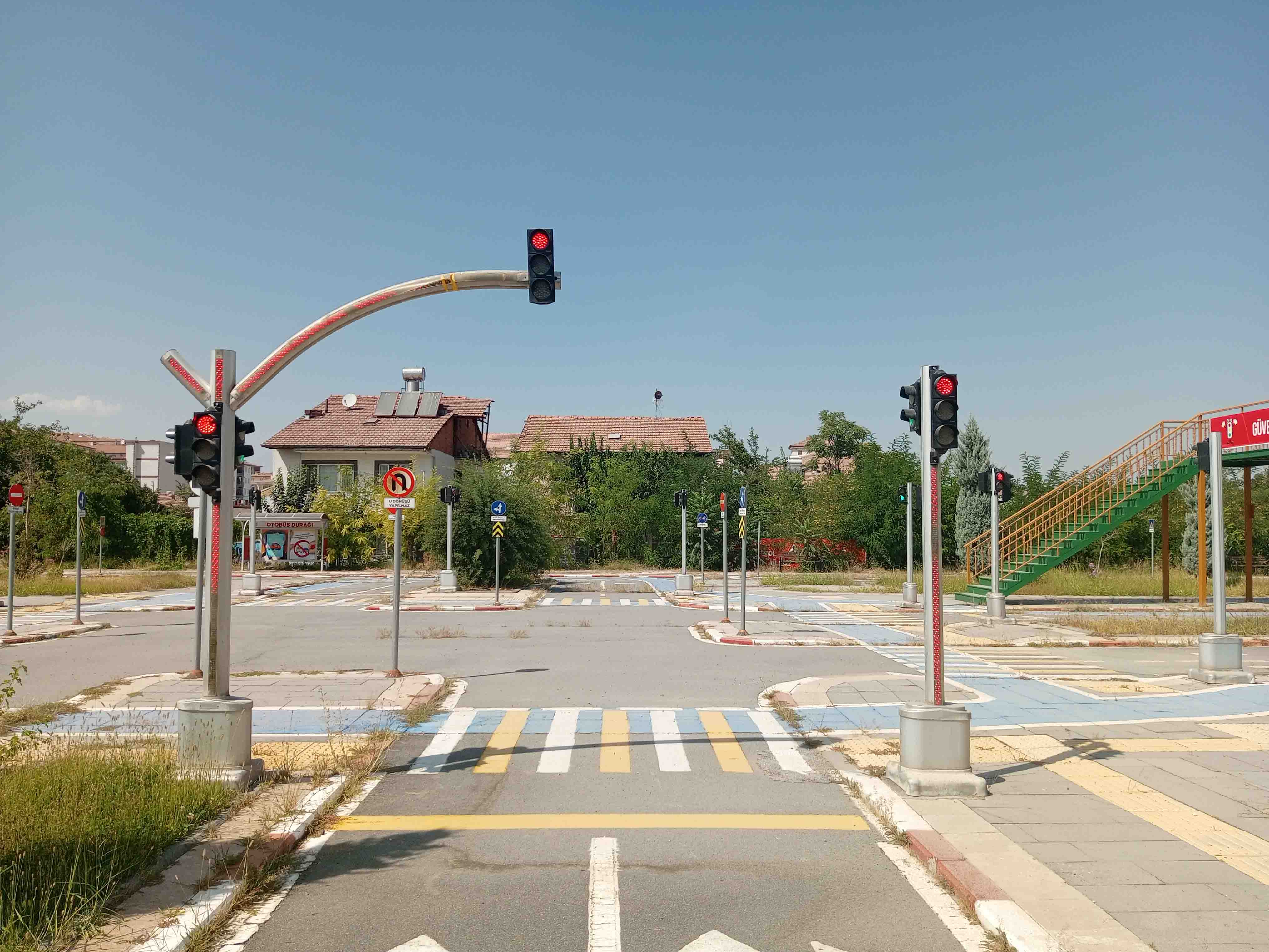 Büyükşehir Belediyesi Mercedes Kadir Çocuk Trafik Eğitim Parkı