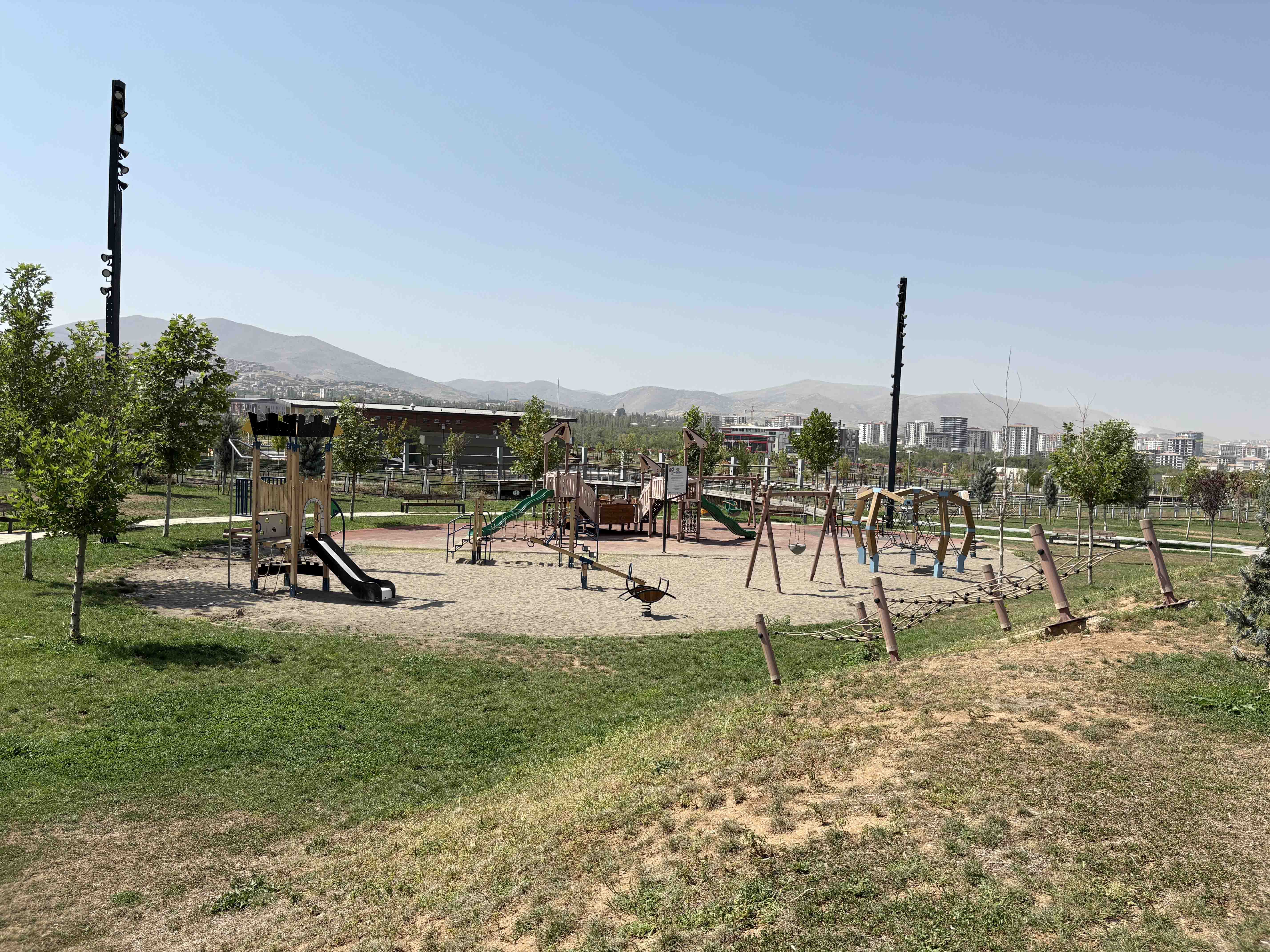 Büyükşehir Belediyesi 100. Yıl Kent Parkı