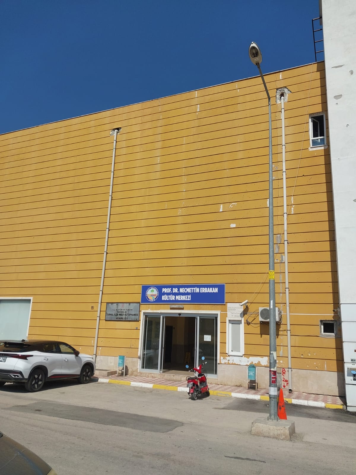 Turhal Halk Kütüphanesi