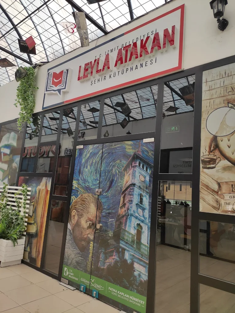 İzmit Belediyesi Leyla Atakan Kütüphanesi