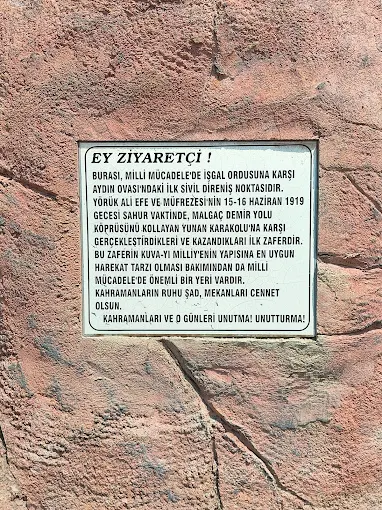 Malgaç Baskını Anıt Heykeli