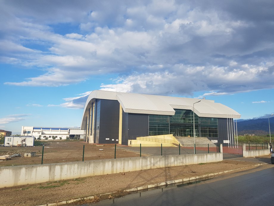 Nazilli Gençlik ve Spor İlçe Müdürlüğü Yarı Olimpik Kapalı Yüzme Havuzu