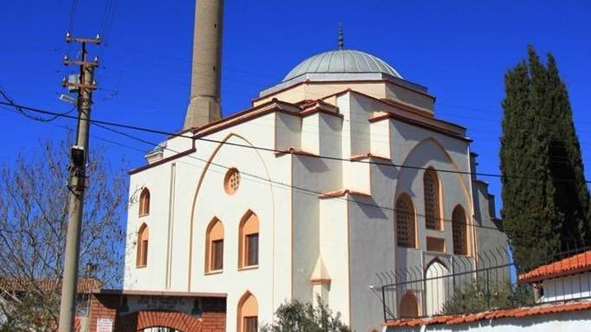 Akhisar Şeyh İsa Camisi ve Türbeleri