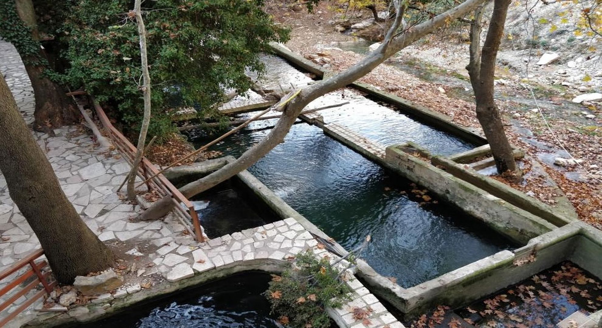 Ağlayan Kaya Şelalesi