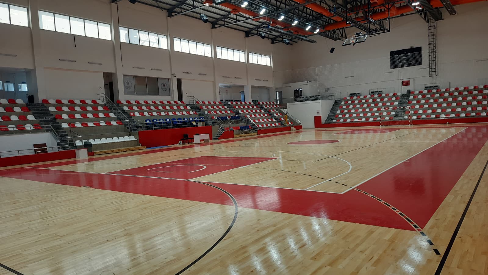 Dilovası Tuba Yakan Spor Salonu