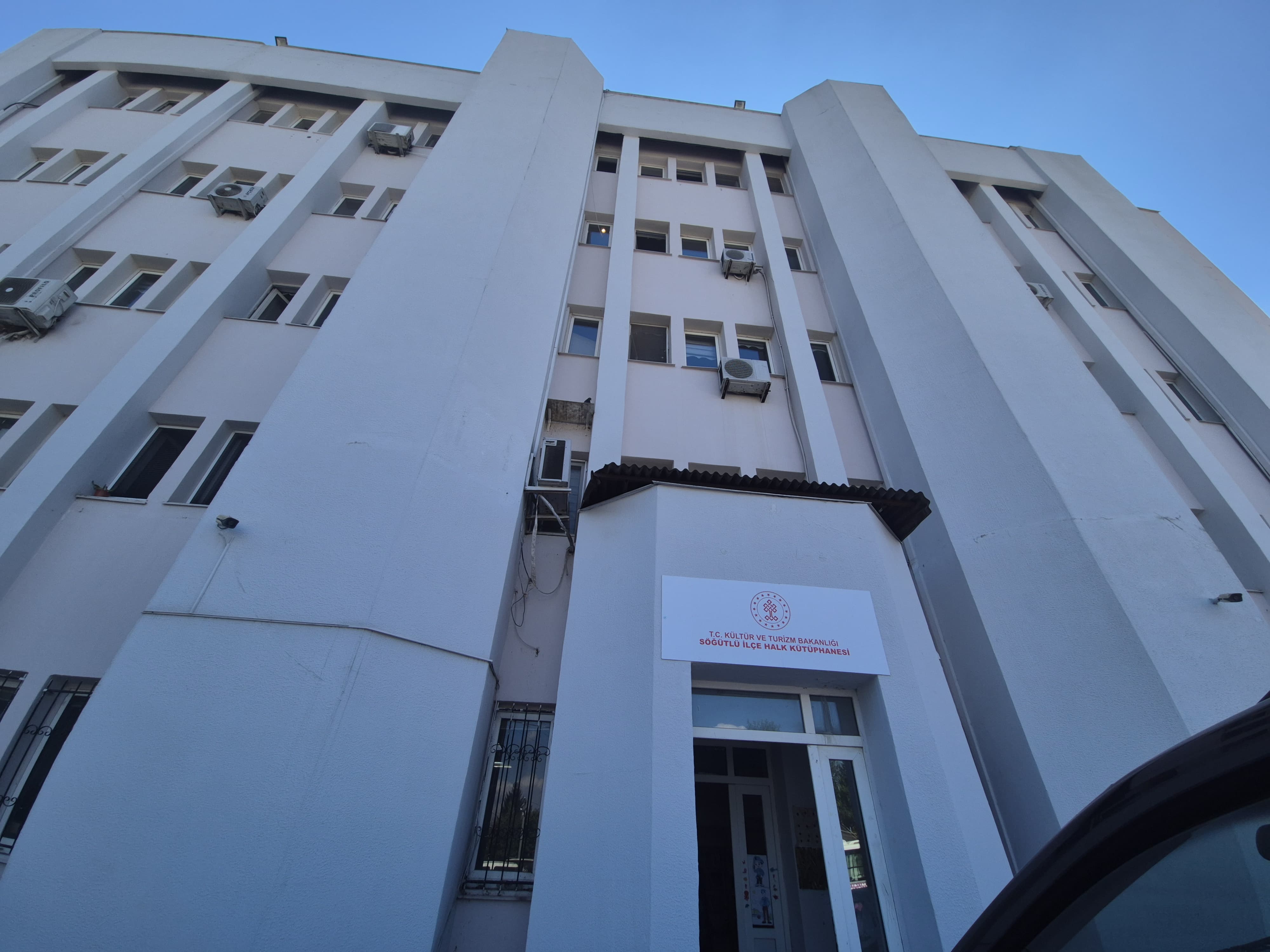 Söğütlü İlçe Halk Kütüphanesi