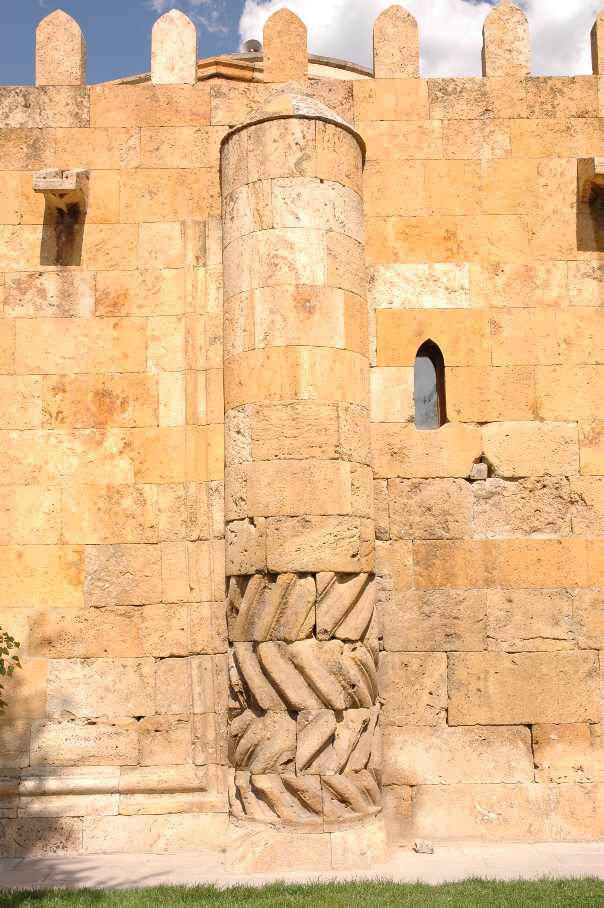 Cacabey Cami ve Gökbilim Medresesi