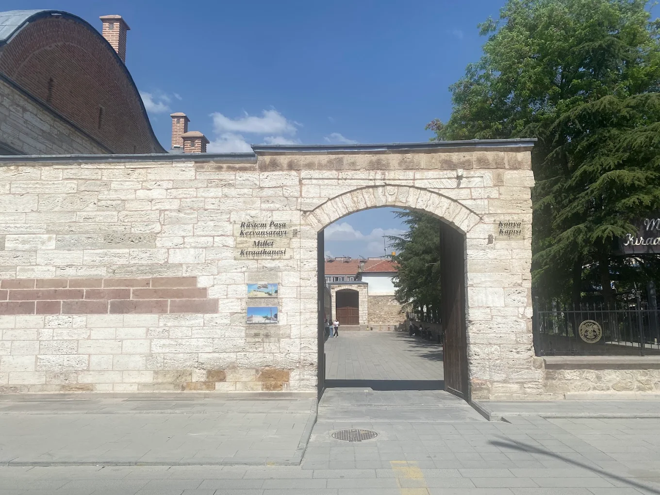 Rüstem Paşa Kervansarayı