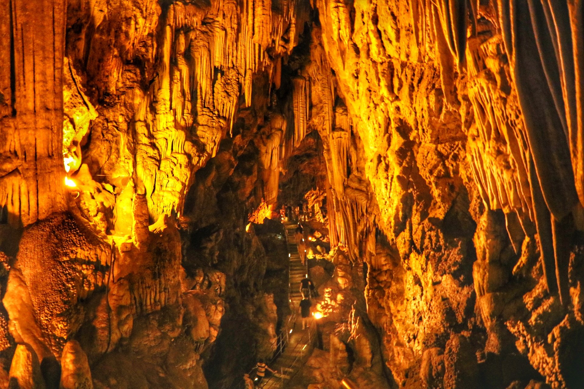 Tulumtaş Mağarası