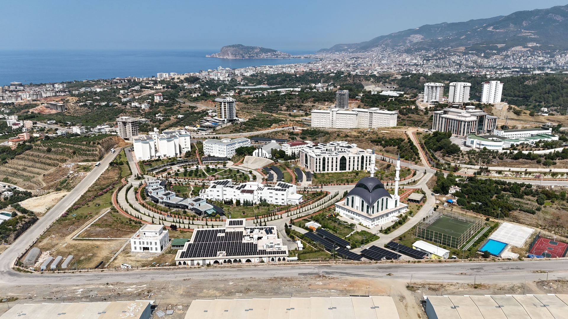 Alanya Alaaddin Keykubat Üniversitesi Güneş Enerji Santrali Tesisi