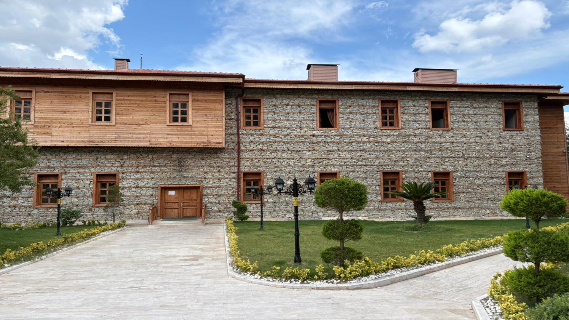 İbradı İlçe Halk Kütüphanesi