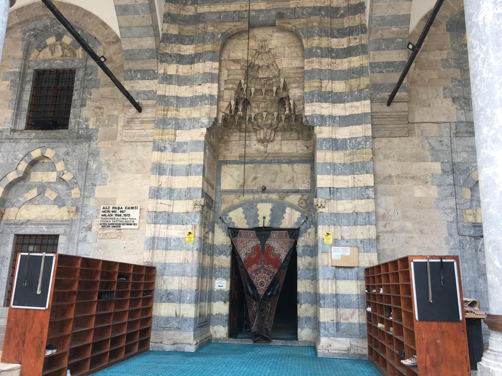 Alipaşa Camii Ve Türbesi