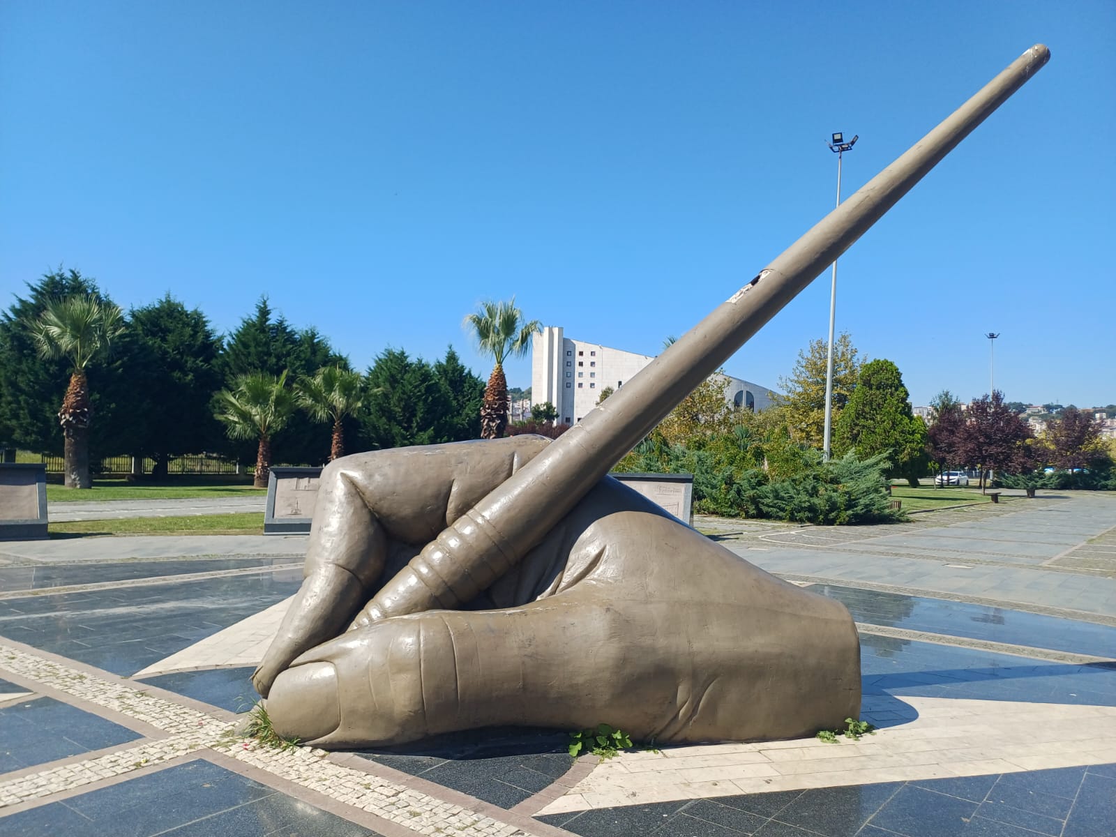Güneş Saati Ve Samsun Panoraması Anıtı