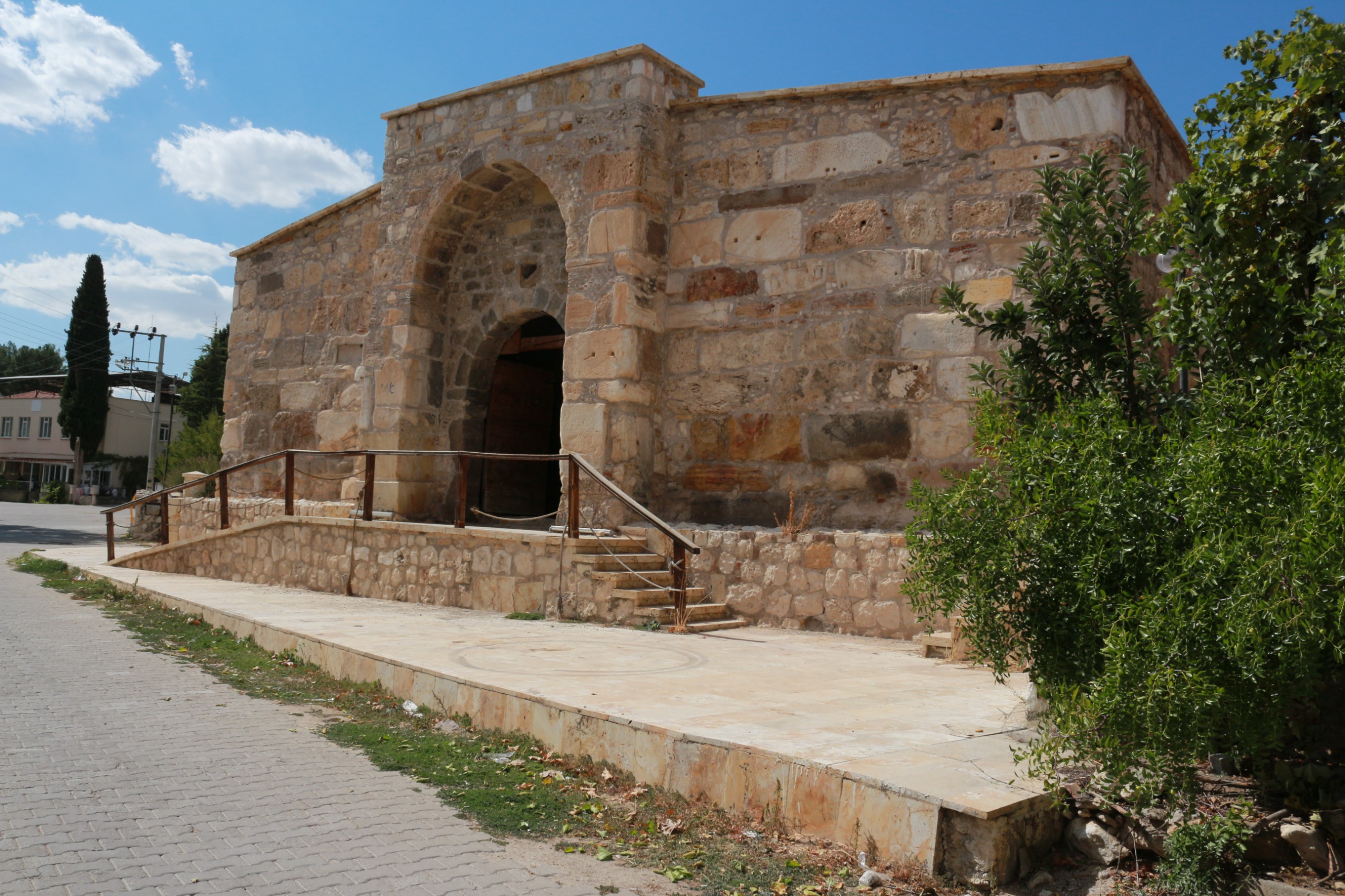 İnay Kervansarayı (Hanı)