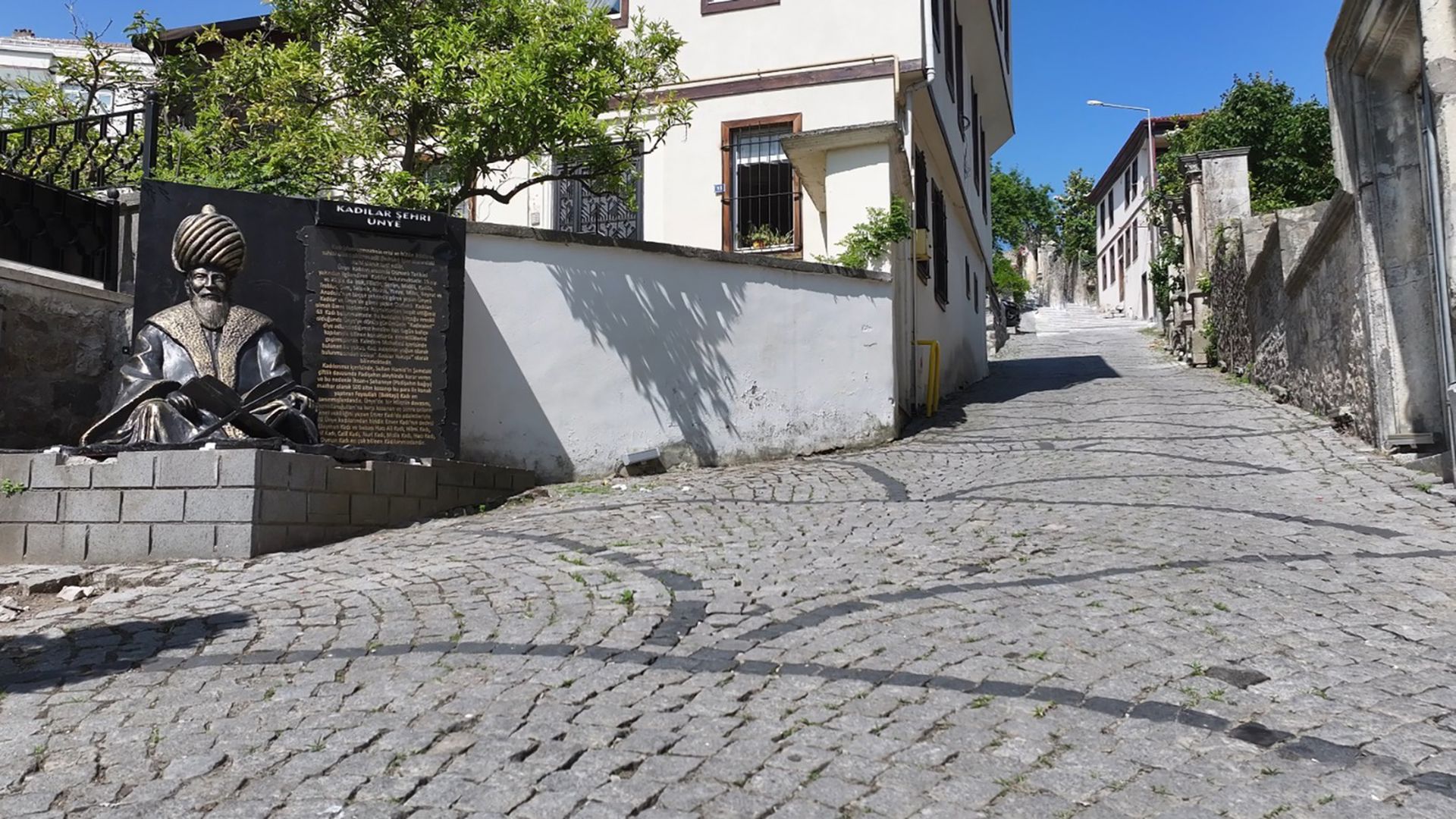 Ünye Kadılar Yokuşu ve Tarihî Evleri