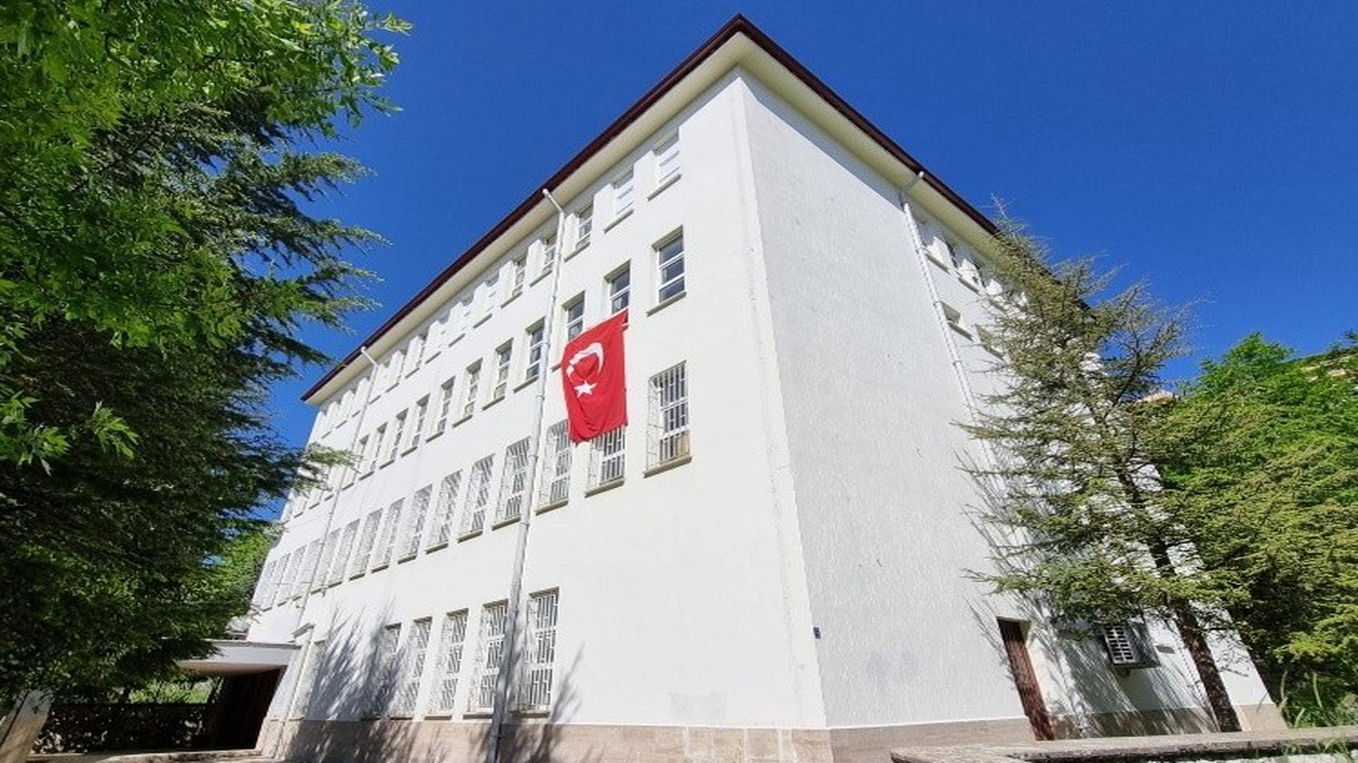 Akseki Yeğen Mehmet Paşa İlçe Halk Kütüphanesi