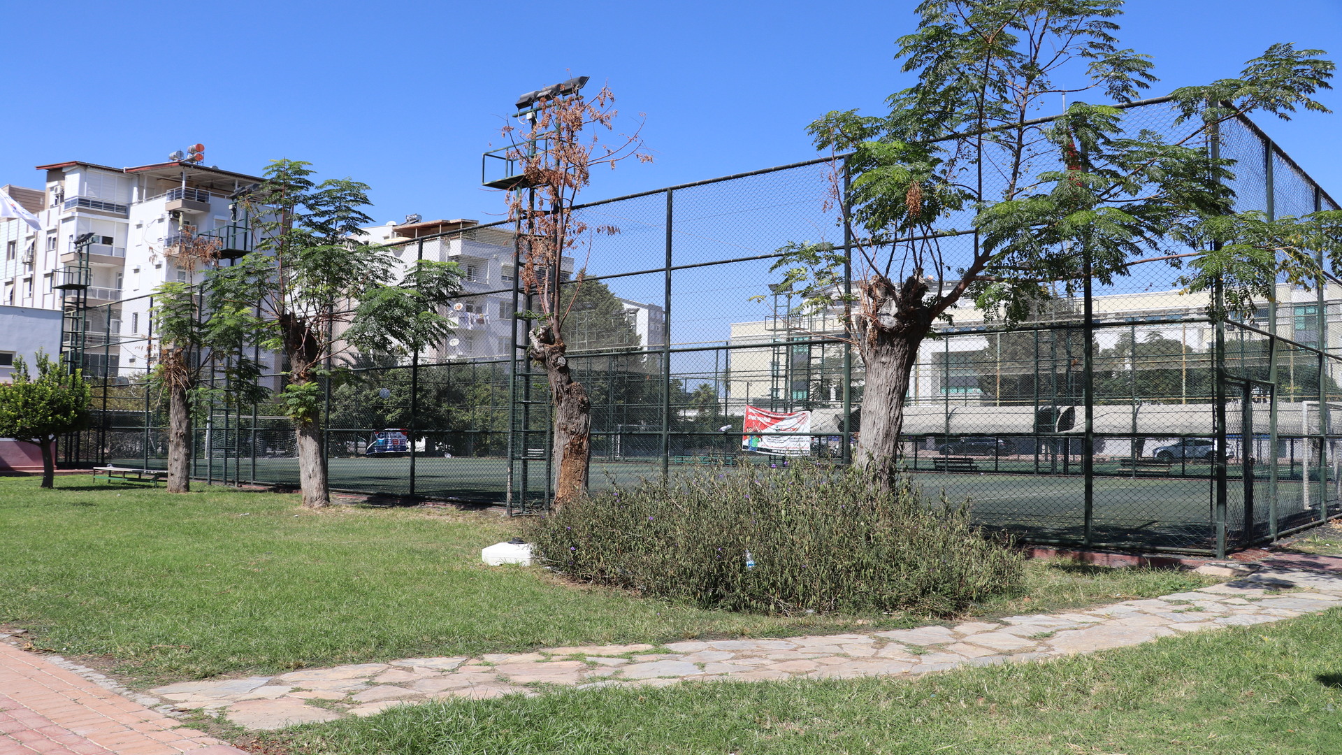 Çağlayan Semt Spor Tesisi