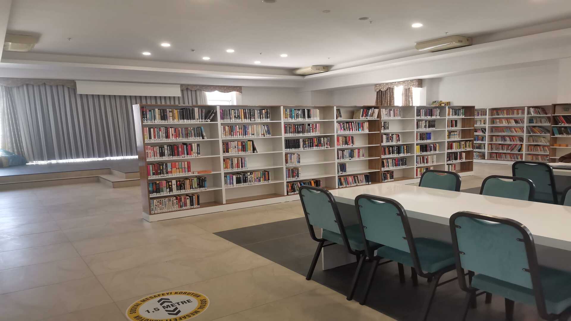 Demirtaş Hikmet-Mustafa Akın Kütüphanesi