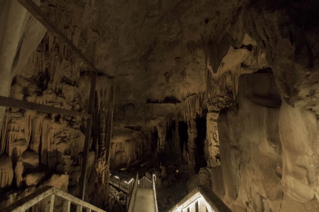 Gilindire Mağarası (Aynalı Göl Mağarası)