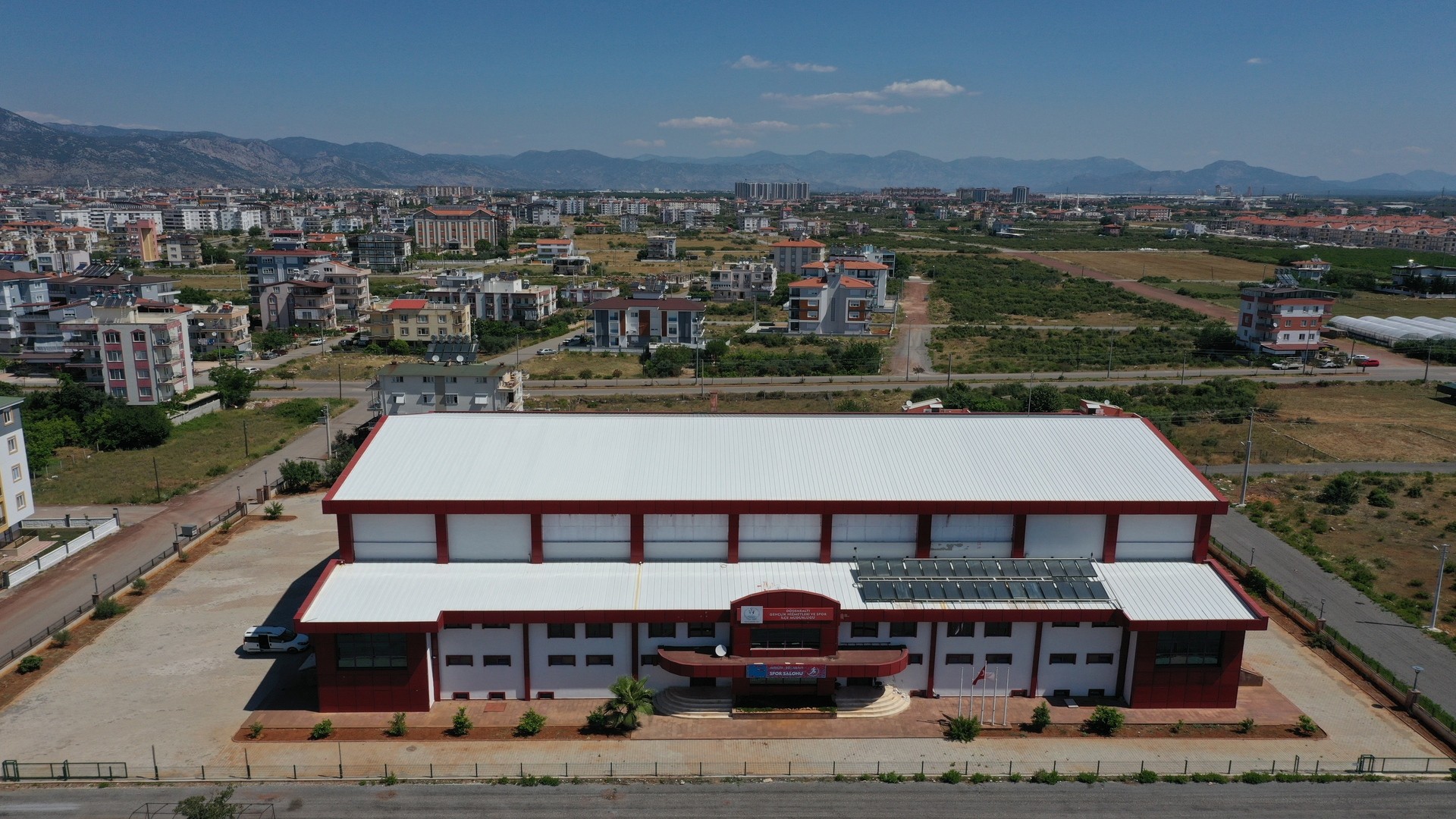 Döşemealtı Spor Salonu