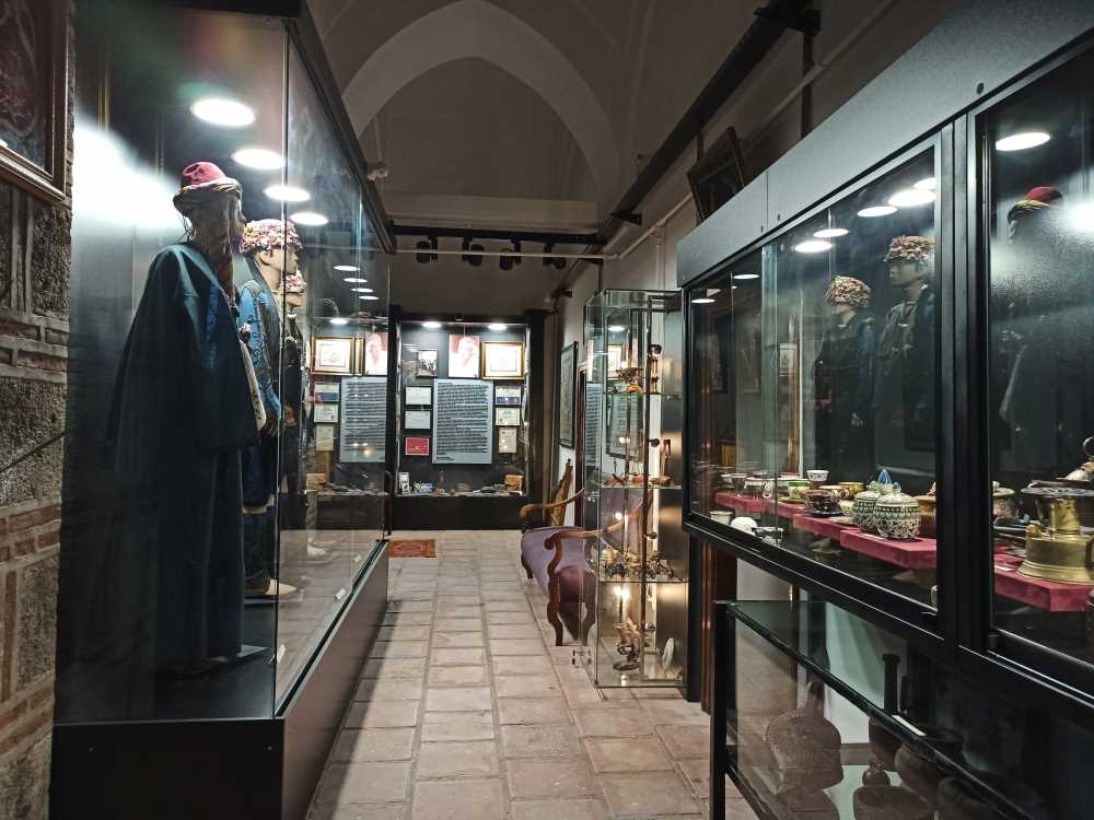 Uluumay Vakfı Osmanlı Halk Kıyafetleri  ve Takılar Koleksiyon