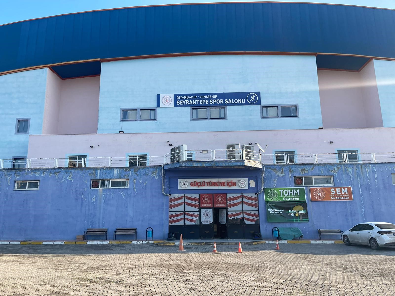 Yenişehir Gençlik ve Spor Müdürlüğü İlçe Müdürlüğü ( Seyrantepe Kapalı Spor Salonu)