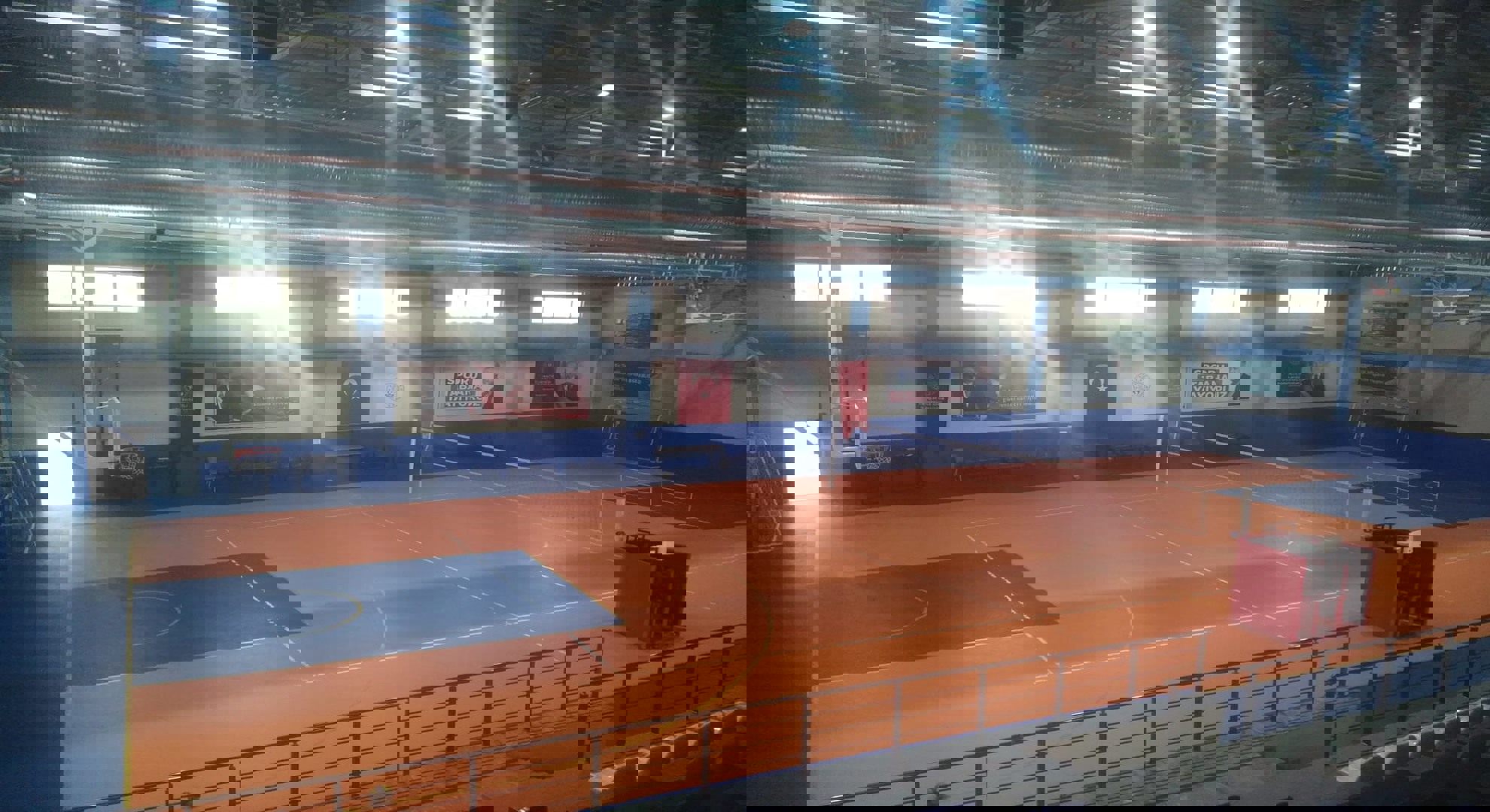 Çardak Spor Salonu