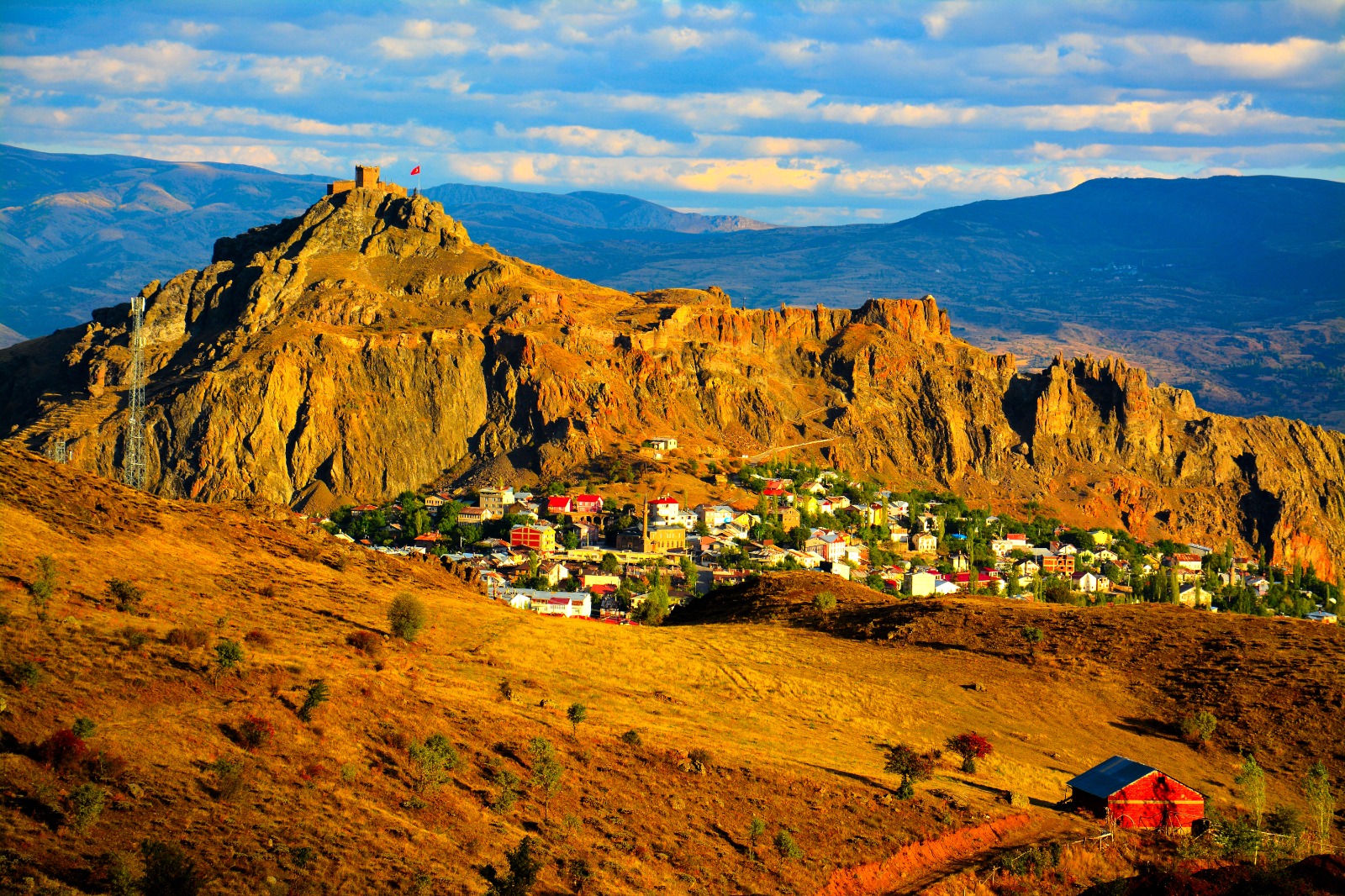 Şebinkarahisar Kalesi