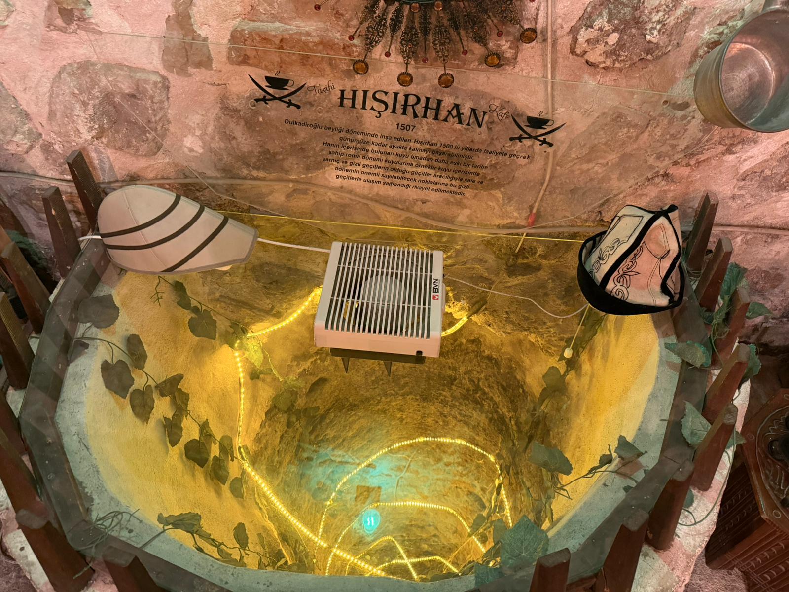 Tarihi Hışır Han Cafe