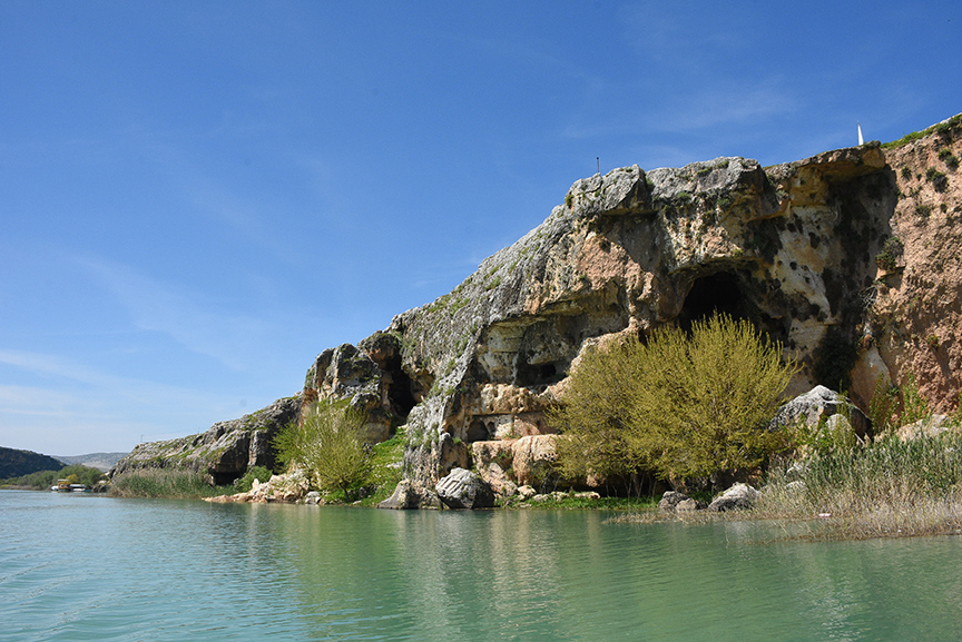 Besni Kızılin Mağarası, Köprüsü ve Kanyonu
