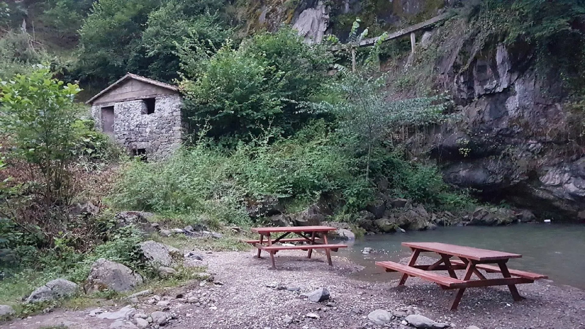 Kadıncık Şelalesi ve Tarihî Değirmen