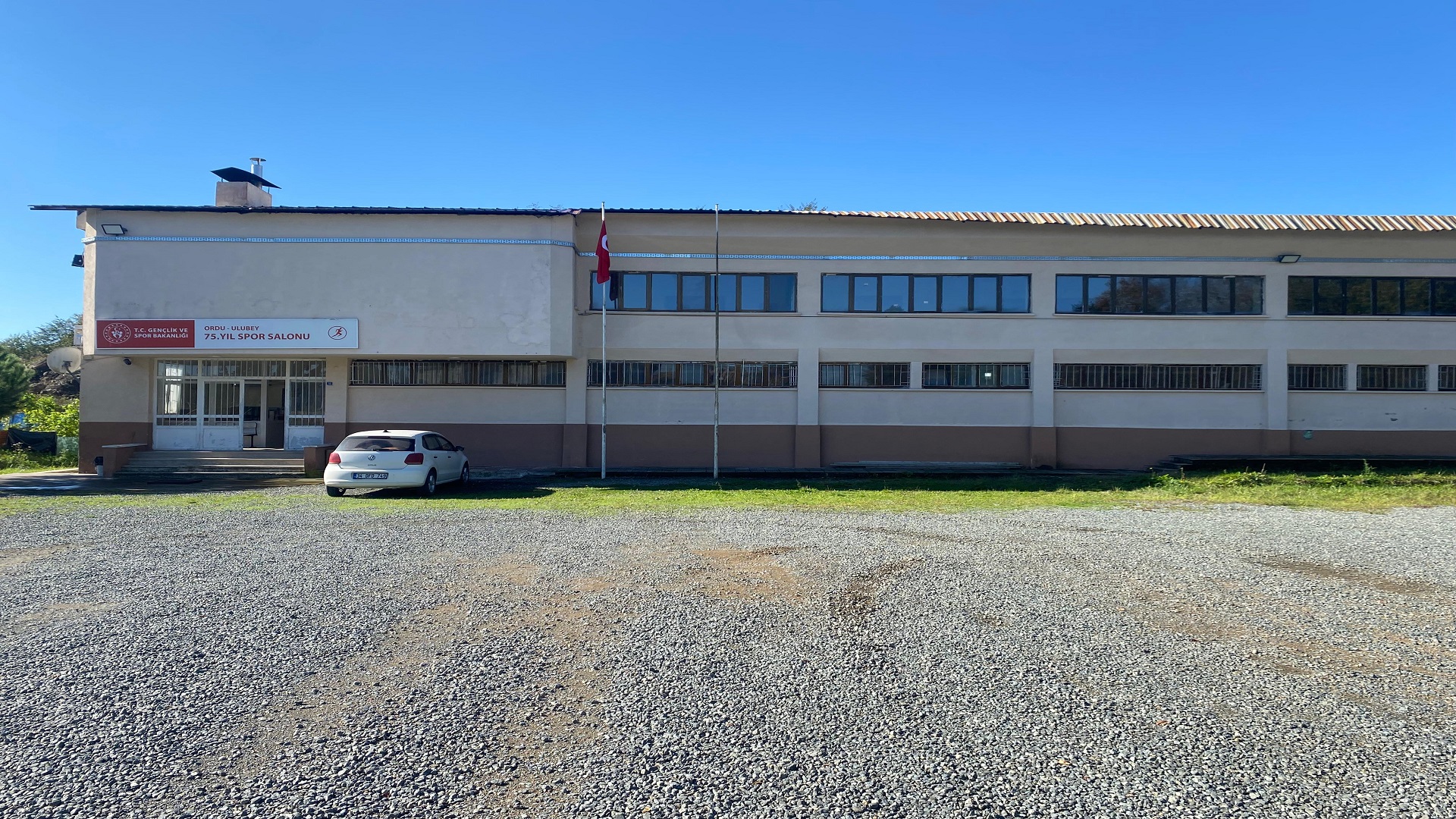 Ulubey 75. Yıl Spor Salonu