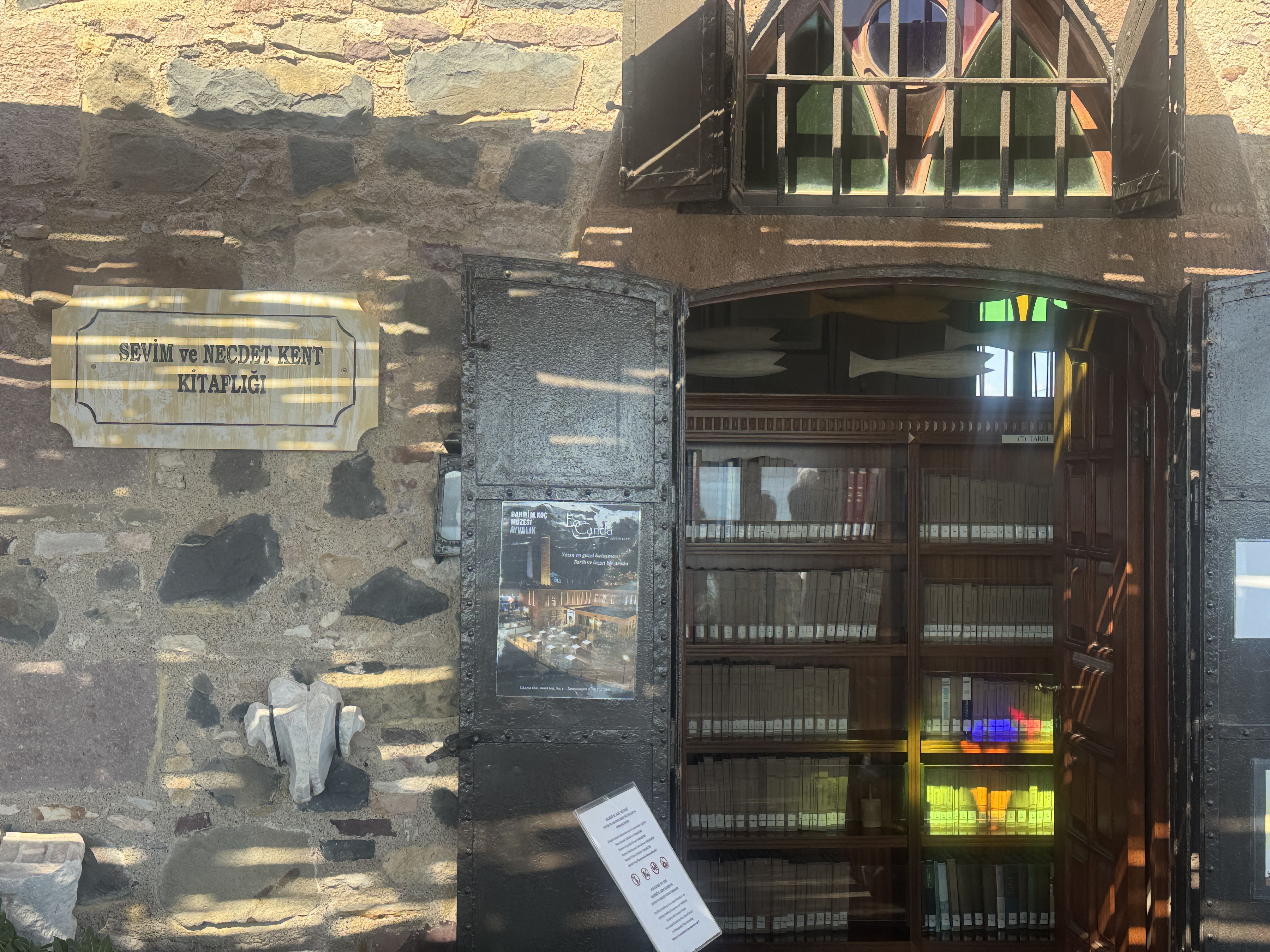 Sevim ve Necdet Kent Kitaplığı