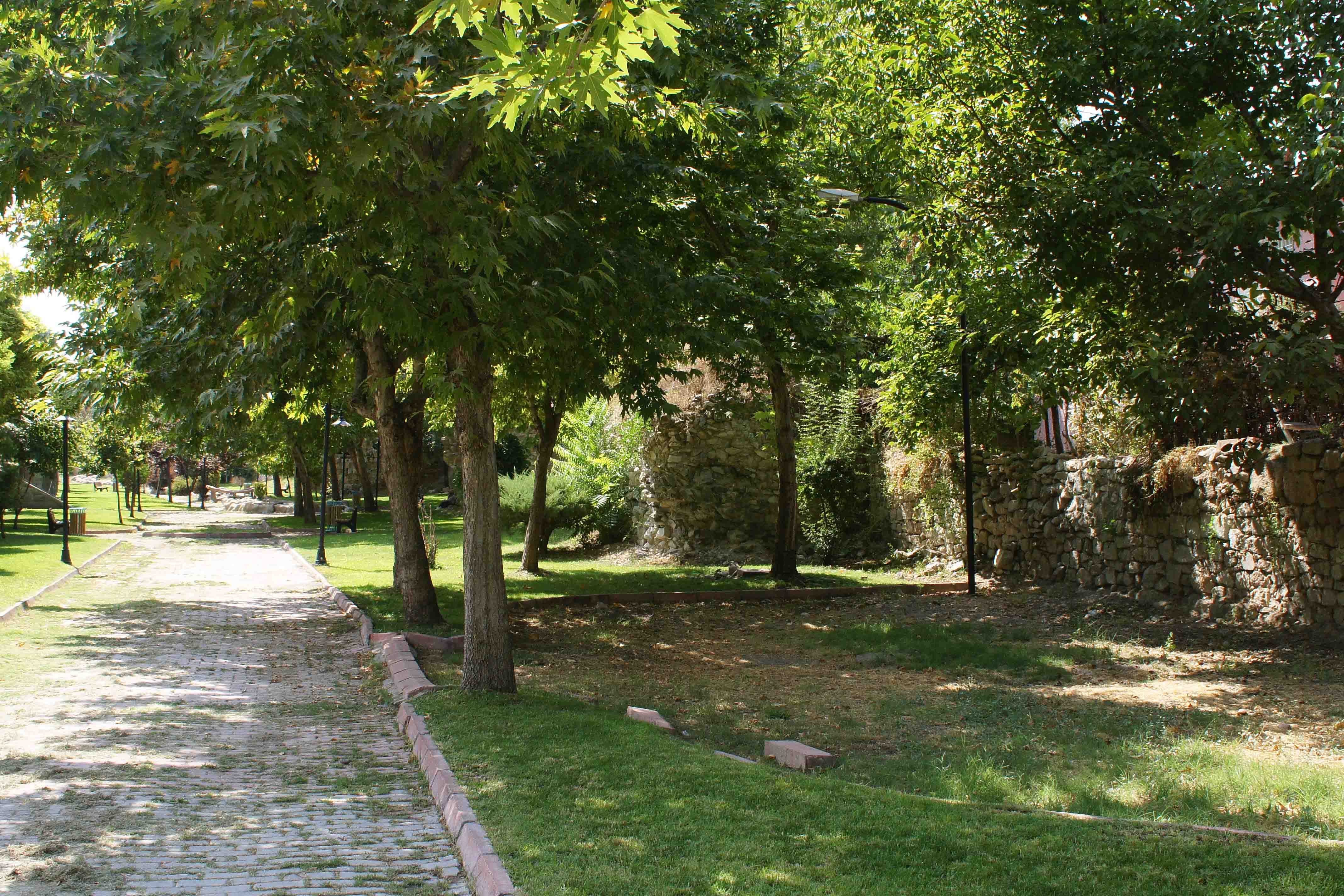 Eskimalatya Şehir Surları