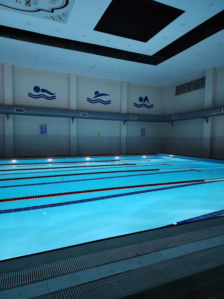 Şeref Eroğlu Yüzme Havuzu