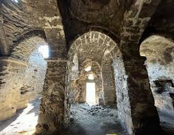 Çarpanak adası ve Manastırı