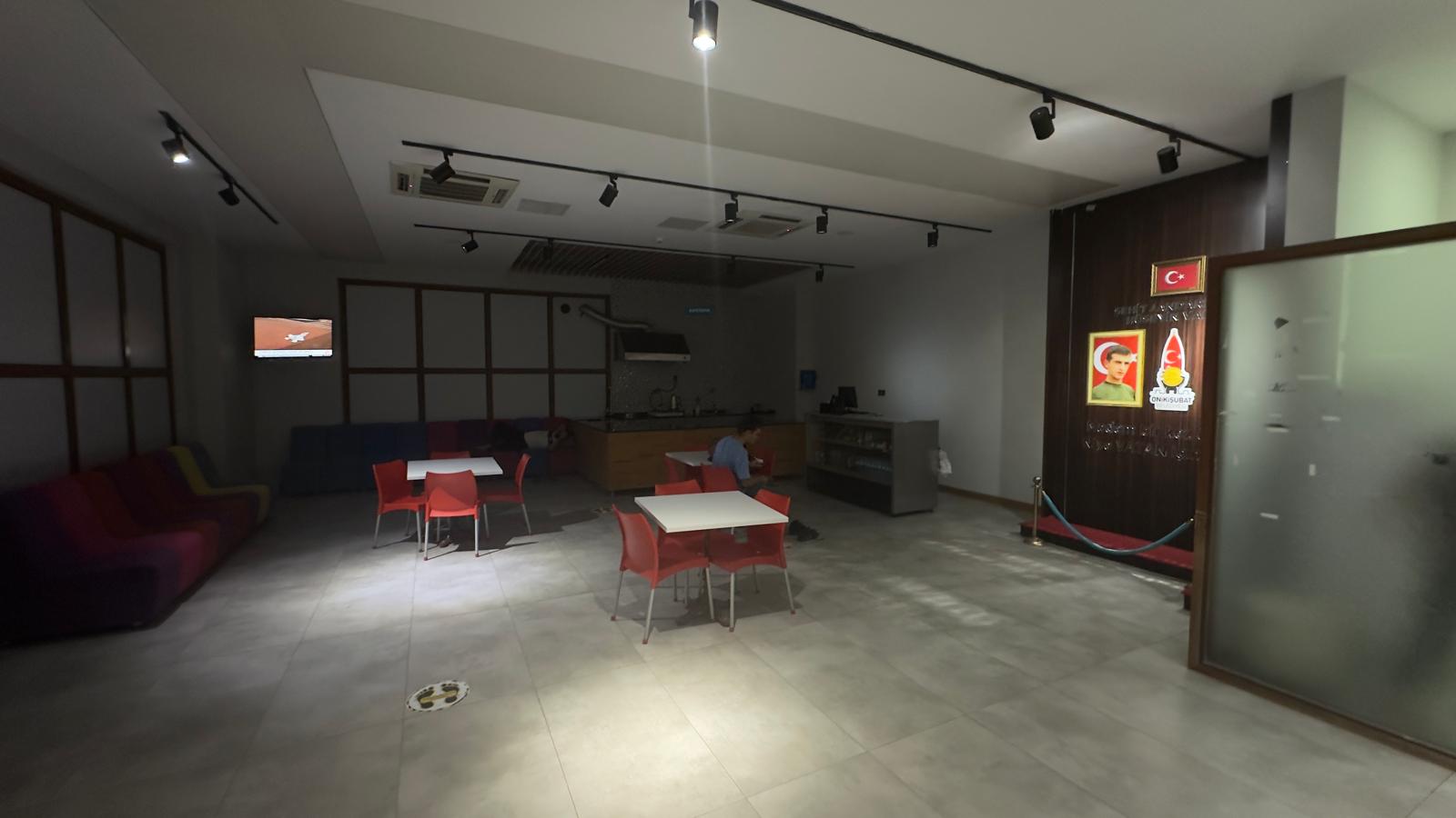 Şehit Hüseyin Varol Kapalı Yüzme Havuzu