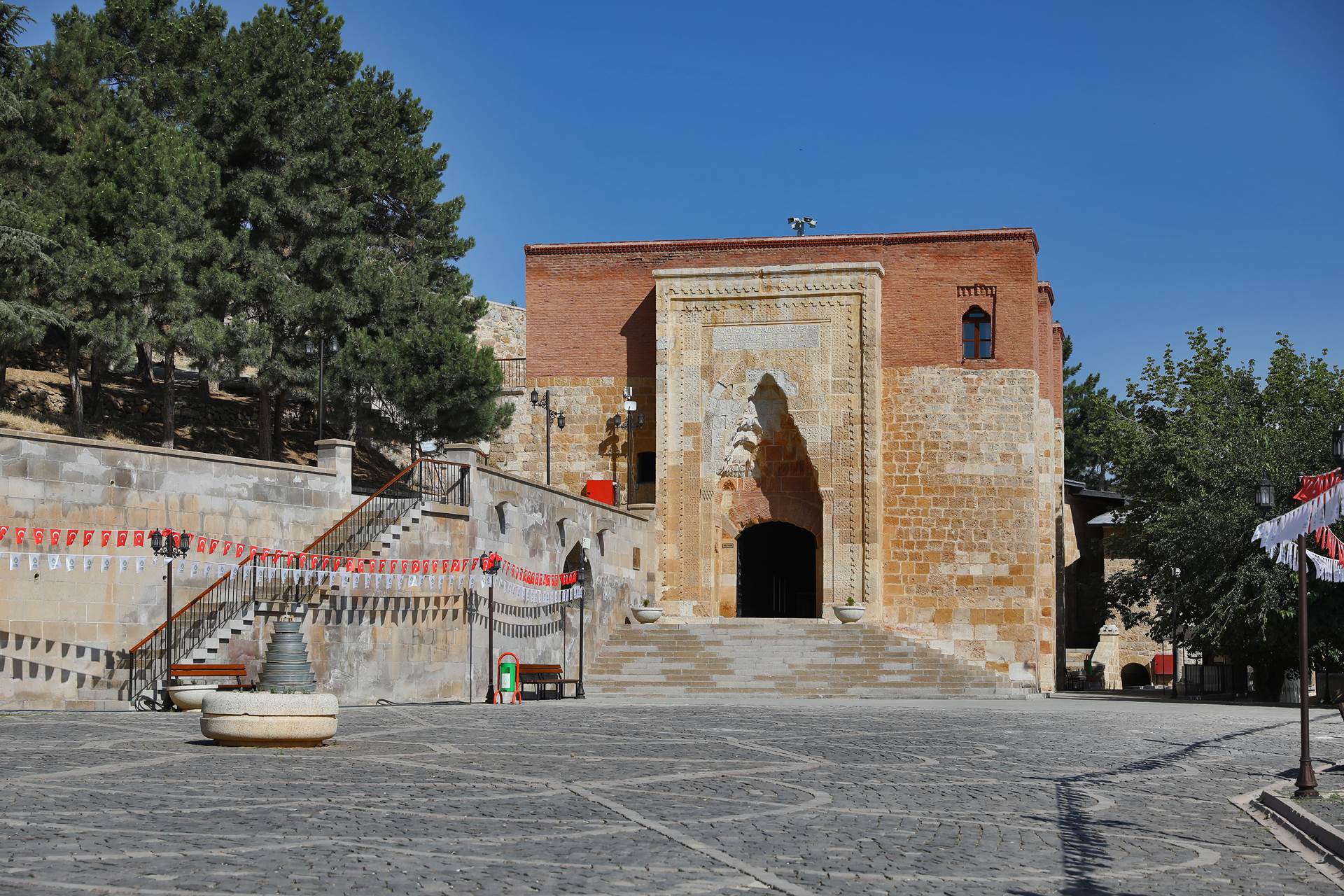 Eshab-ı Kehf Külliyesi