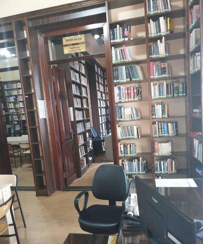 Kuşadası İlçe Halk Kütüphanesi