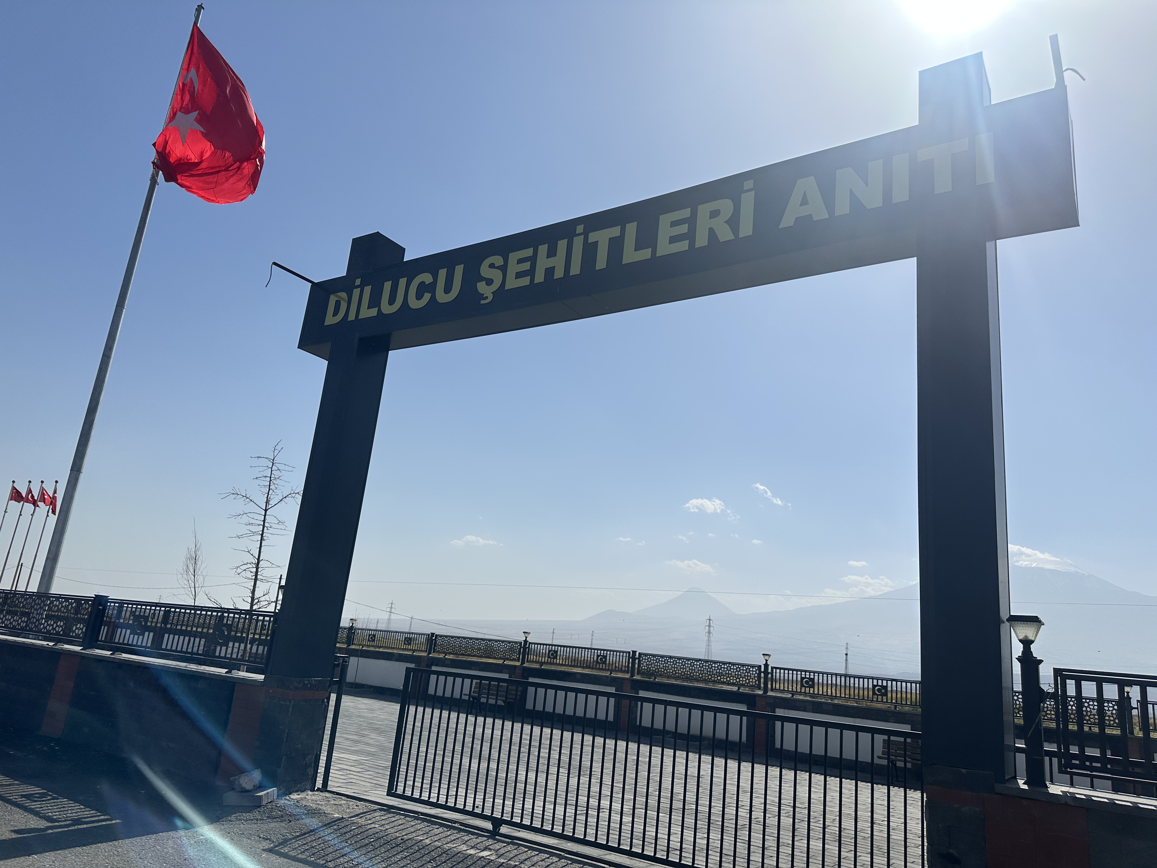 Dilucu Şehitleri Anıtı