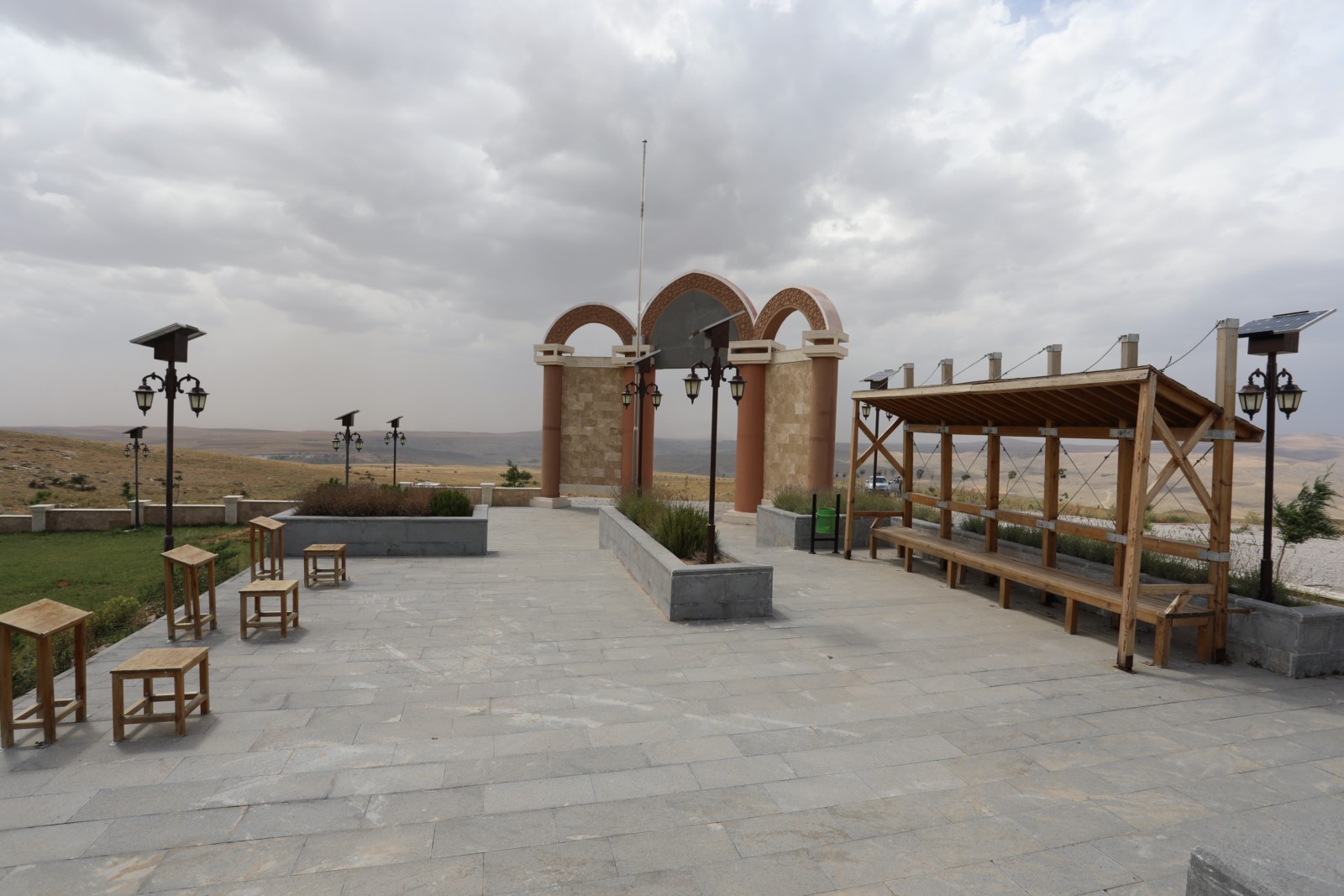 Mangal Dağı Şehitliği