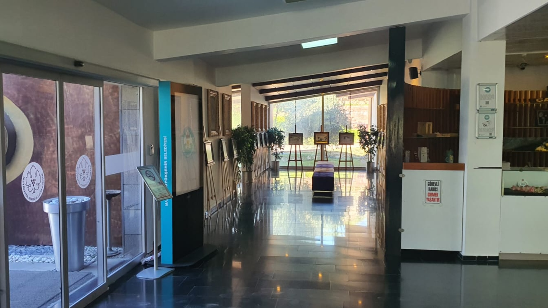 Çanakkale Şehitleri Anıtı ve Atatürk Sergi Salonu